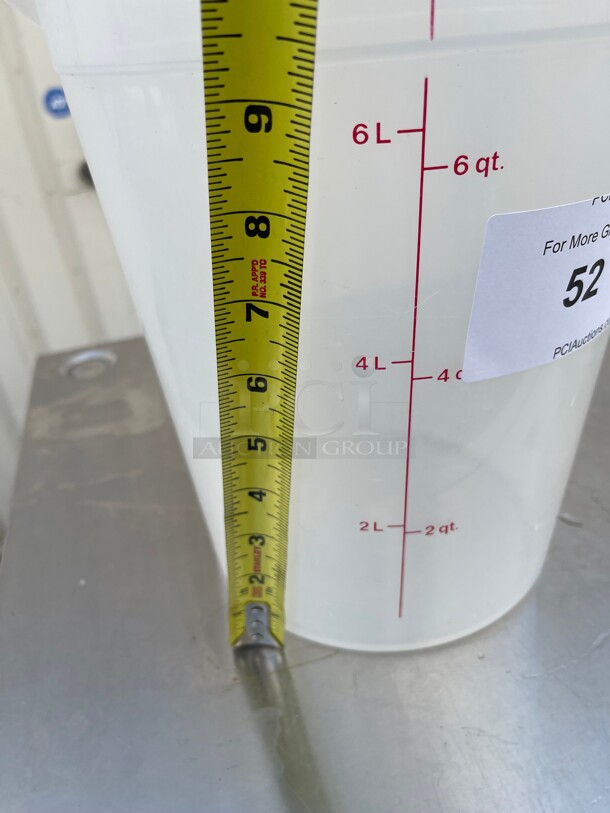 Cambro RFS8PP190 8 qt Round Storage Container - Translucent With Cover NSF  - Image 7 of 7