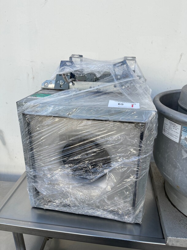 Clean! Loren Cook 120 SQN Square Direct Drive Commercial Exhaust Fan .500hp, 208V, 3 Phase 1725 RPM NSF  - Image 1 of 7