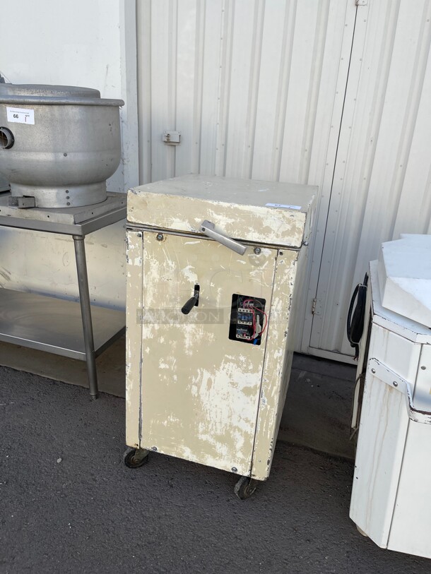 Working! Oliver Model 624 Hydraulic Commercial Dough Divider 230 Volt 3 Phase NSF Tested and Working! - Image 1 of 8
