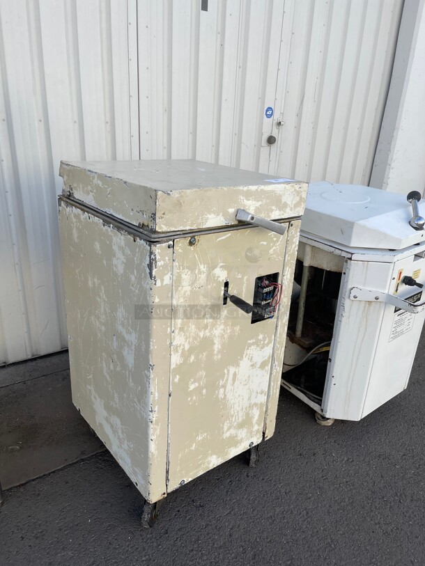 Working! Oliver Model 624 Hydraulic Commercial Dough Divider 230 Volt 3 Phase NSF Tested and Working! - Image 2 of 8