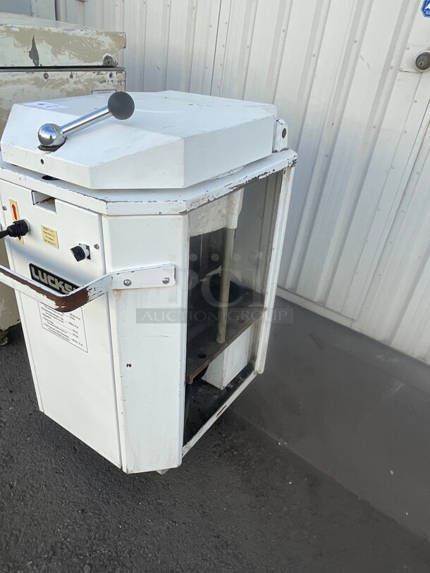 Working! LUCKS D-24 Commercial DOUGH DIVIDER 220 Volt 3 Phase NSF Tested and Working! - Image 3 of 11