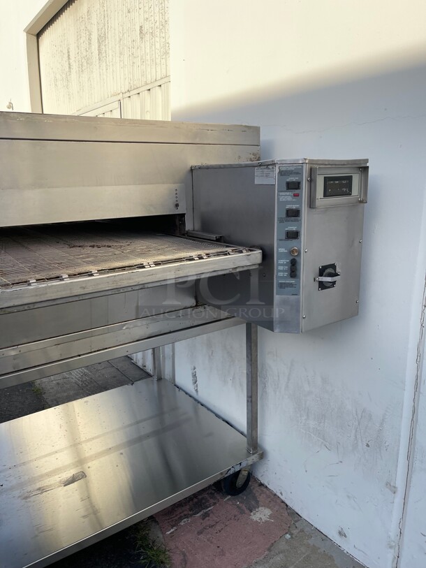 Working! Lincoln Impinger Natural Gas Single  Conveyor Radiant Oven Package with Stand 240,000 BTU NSF Gas and 220 Volt 1 phase for the conveyor Tested and Working! - Image 5 of 11
