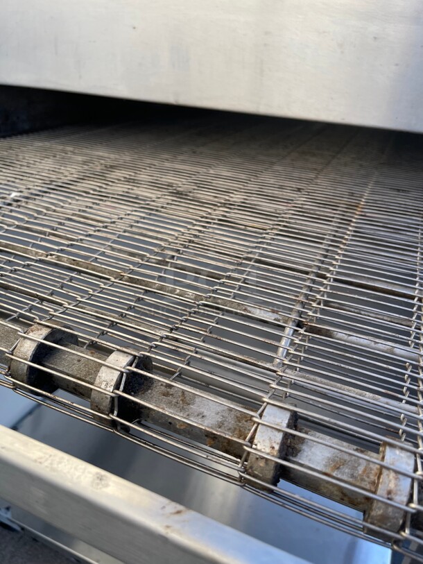 Working! Lincoln Impinger Natural Gas Single  Conveyor Radiant Oven Package with Stand 240,000 BTU NSF Gas and 220 Volt 1 phase for the conveyor Tested and Working! - Image 7 of 11
