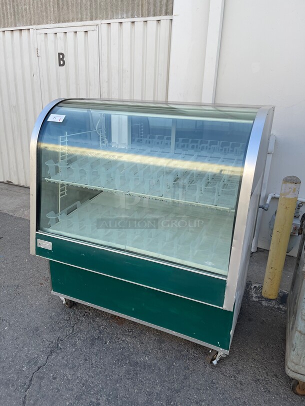 Working! Federal CG48 48 inch Full Service Commercial Deli Case w/ Curved Glass - (2) Levels, 120v NSF Tested and Working! - Image 2 of 6