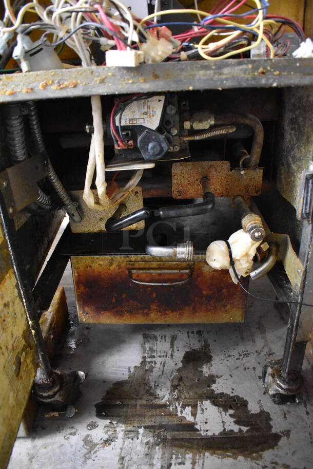 Henny Penny 600 Stainless Steel Commercial Floor Style Natural Gas Powered Pressure Fryer on Commercial Casters. Missing Front Panel. 80,000 BTU. 18x39x49 - Image 6 of 10