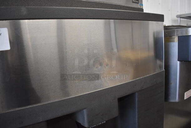Manitowoc QD0452A Stainless Steel Commercial Ice Machine Head on Manitowoc QPA310 Stainless Steel Commercial Ice Bin Hotel Dispenser. 115 Volts, 1 Phase. 30x31x82 - Image 7 of 8