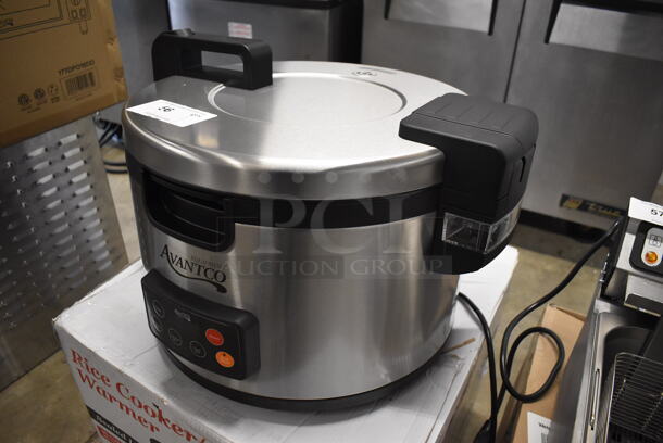 LIKE NEW! Avantco 177RCSA60 Stainless Steel Commercial Countertop 60 Cup (30 Cup Raw) Sealed Electric Powered Rice Cooker / Warmer. Used a Few Times at Trade Show as a Demonstration. 120 Volts, 1 Phase. 21x18x17. Tested and Working! - Image 2 of 8