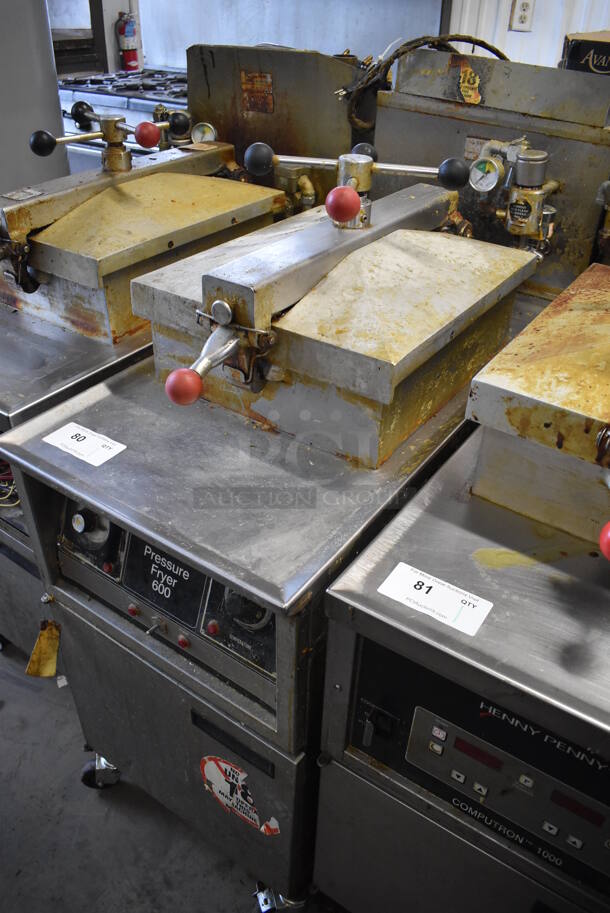 Henny Penny 600 Stainless Steel Commercial Floor Style Natural Gas Powered Pressure Fryer on Commercial Casters. 80,000 BTU. 18x39x49 - Image 3 of 9