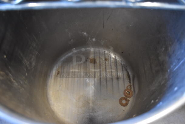 2 Metal Stock Pots. 18x14x16, 17x15x16. 2 Times Your Bid! - Image 3 of 3