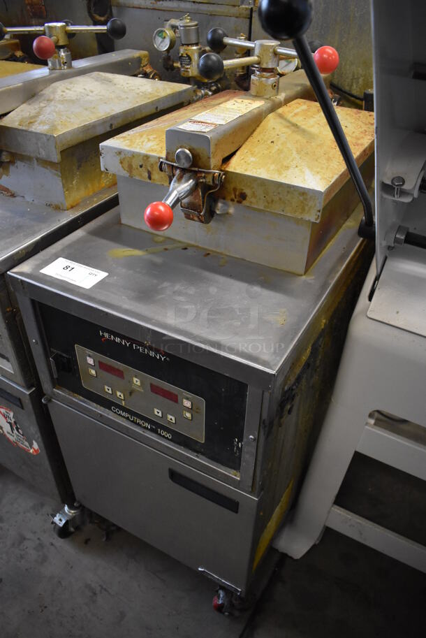 Henny Penny 600 Stainless Steel Commercial Floor Style Natural Gas Powered Pressure Fryer on Commercial Casters. 80,000 BTU. 18x39x49 - Image 3 of 9