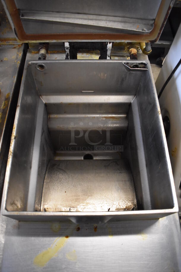 Henny Penny 600 Stainless Steel Commercial Floor Style Natural Gas Powered Pressure Fryer on Commercial Casters. 80,000 BTU. 18x39x49 - Image 5 of 9