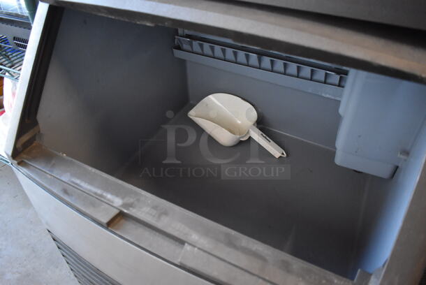 Manitowoc QD0172A Stainless Steel Commercial Self Contained Ice Machine. 26x25x39.5 - Image 4 of 6