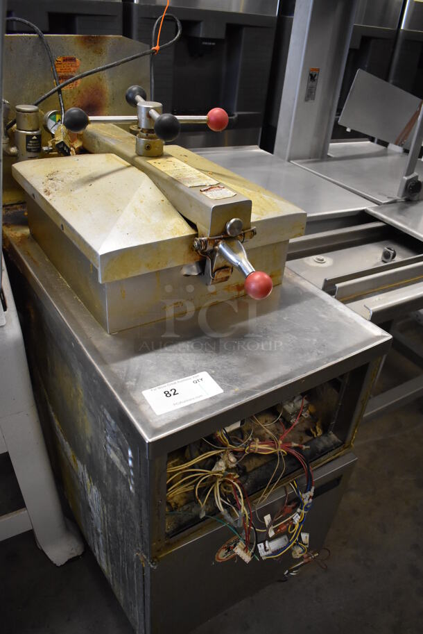 Henny Penny 600 Stainless Steel Commercial Floor Style Natural Gas Powered Pressure Fryer on Commercial Casters. Missing Front Panel. 80,000 BTU. 18x39x49 - Image 2 of 9