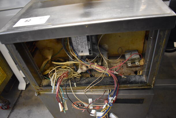 Henny Penny 600 Stainless Steel Commercial Floor Style Natural Gas Powered Pressure Fryer on Commercial Casters. Missing Front Panel. 80,000 BTU. 18x39x49 - Image 4 of 9