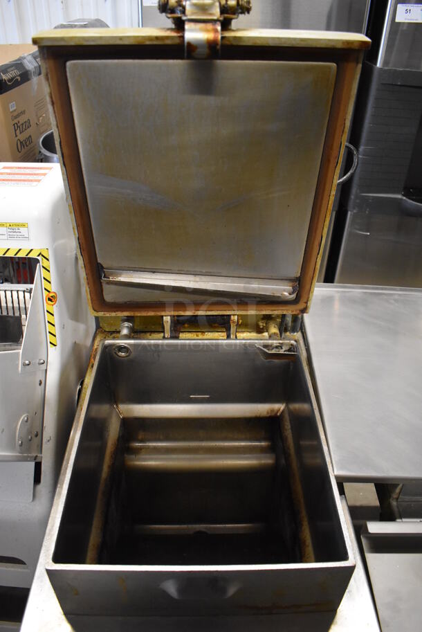 Henny Penny 600 Stainless Steel Commercial Floor Style Natural Gas Powered Pressure Fryer on Commercial Casters. Missing Front Panel. 80,000 BTU. 18x39x49 - Image 9 of 9