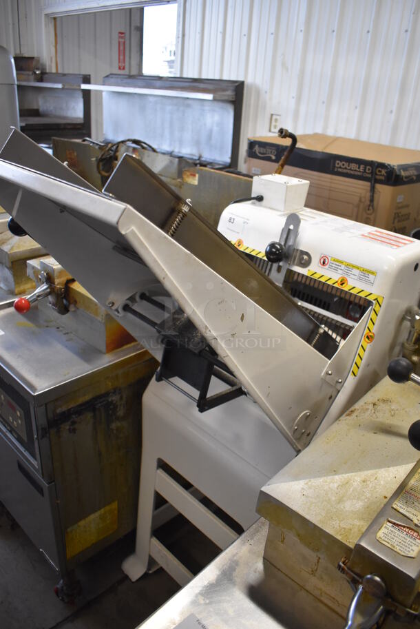 Oliver 797-32 Metal Commercial Floor Style Bread Loaf Slicer. 115 Volts, 1 Phase. 21x42x57. Tested and Working! - Image 3 of 9