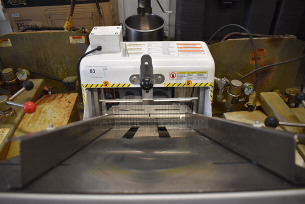 Oliver 797-32 Metal Commercial Floor Style Bread Loaf Slicer. 115 Volts, 1 Phase. 21x42x57. Tested and Working! - Image 4 of 9