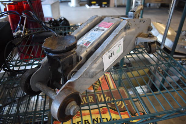 Hydraulic 4000 Pound Capacity Metal Floor Jack. 9x22x6