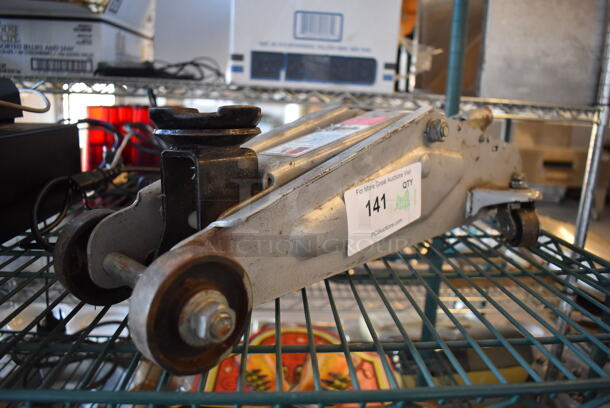 Hydraulic 4000 Pound Capacity Metal Floor Jack. 9x22x6 - Image 4 of 4