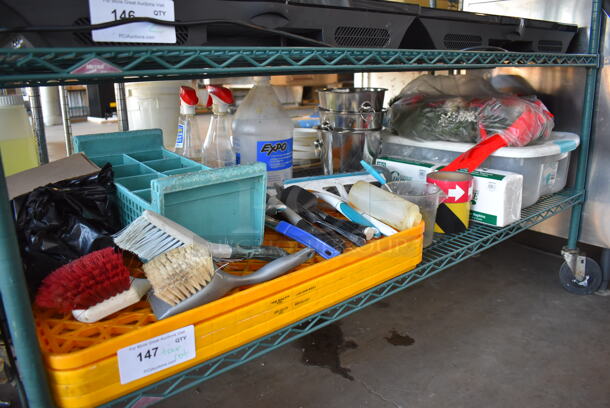 ALL ONE MONEY! Tier Lot of Various Items Including Poly Bottles, Decorations and Brushes - Image 1 of 4
