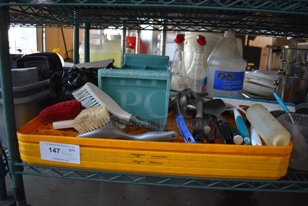 ALL ONE MONEY! Tier Lot of Various Items Including Poly Bottles, Decorations and Brushes - Image 2 of 4