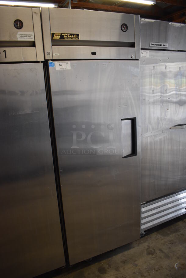 2015 True TG1R-1S ENERGY STAR Stainless Steel Commercial Single Door Reach In Cooler w/ Poly Coated Racks on Commercial Casters. 115 Volts, 1 Phase. 29x35x83. Tested and Working! - Image 3 of 6