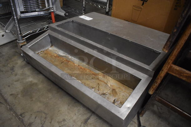 Stainless Steel Commercial Countertop Unit. 115 Volts, 1 Phase. 27.5x25x9. Tested and Powers On But Does Not Get Cold - Image 3 of 5