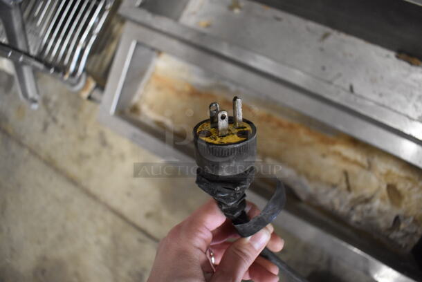 Stainless Steel Commercial Countertop Unit. 115 Volts, 1 Phase. 27.5x25x9. Tested and Powers On But Does Not Get Cold - Image 5 of 5
