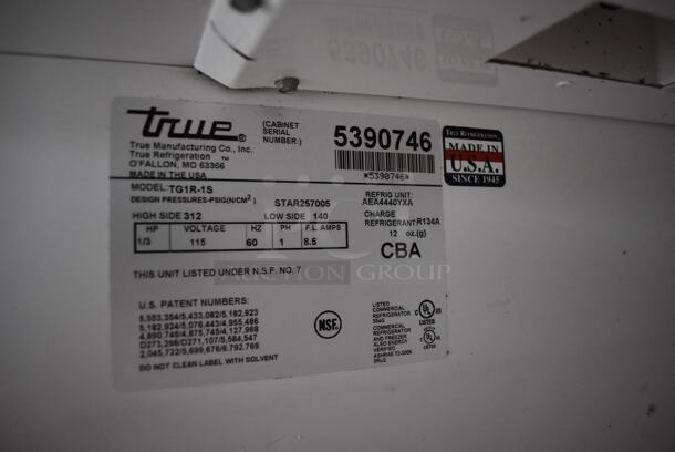 2010 True TG1R-1S Stainless Steel Commercial Single Door Reach In Cooler w/ Poly Coated Racks on Commercial Casters. 115 Volts, 1 Phase. 29x35x83. Tested and Working! - Image 6 of 6