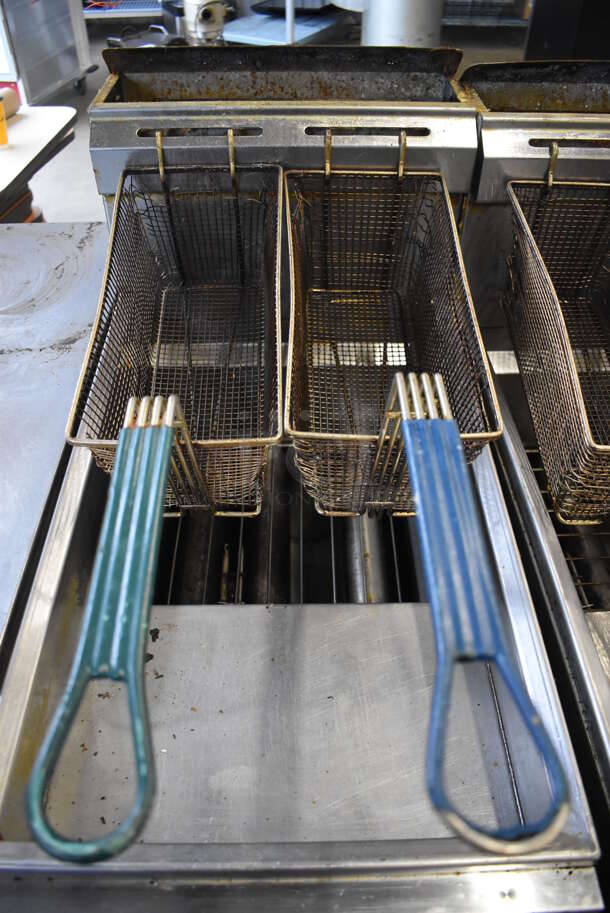 American Range AF-35/50 Stainless Steel Commercial Floor Style Propane Gas Powered Dep Fat Fryer w/ 2 Metal Fry Baskets on Commercial Casters. 40,000 BTU. 15.5x30.5x47 - Image 4 of 6