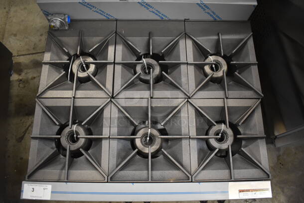 BRAND NEW SCRATCH AND DENT! 2016 Vulcan VHP636-1 Stainless Steel Commercial Countertop Natural Gas Powered 6 Burner Range. Missing 2 Legs and 2 Knobs. 180,000 BTU. 36x32x17. Tested and Working! - Image 5 of 7