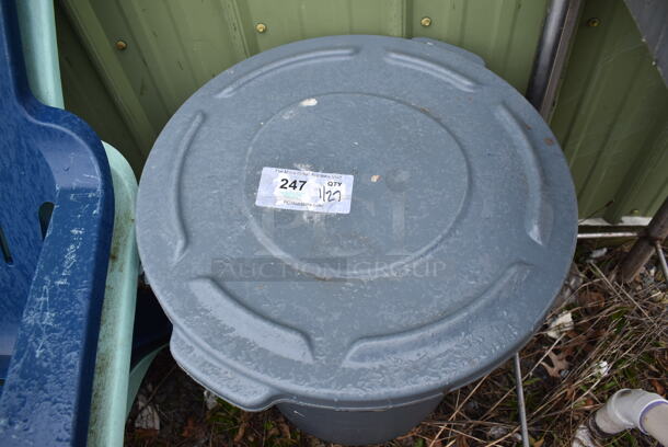 Rubbermaid Brute Gray Poly Trash Can w/ Lid. 22x20x24 - Image 2 of 3