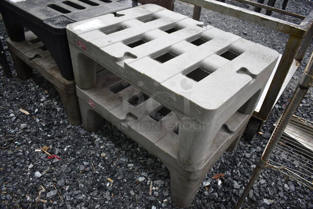 2 Metro Gray Poly Dunnage Racks. 30x22x12. 2 Times Your Bid! - Image 2 of 3