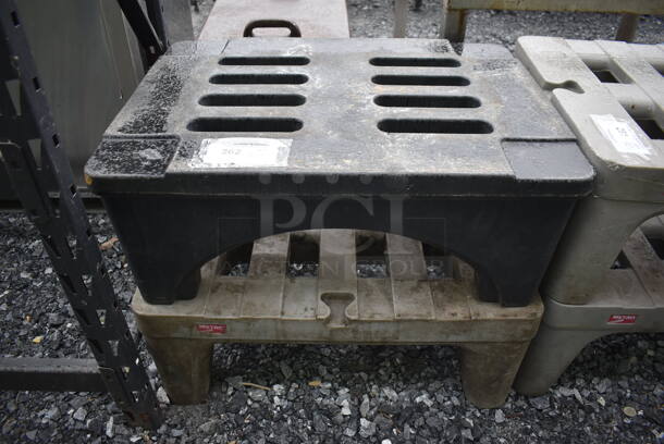 2 Poly Dunnage Racks. 30x22x12. 2 Times Your Bid! - Image 1 of 3