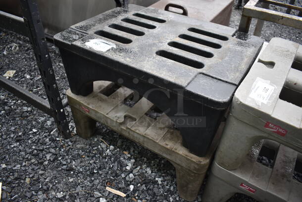 2 Poly Dunnage Racks. 30x22x12. 2 Times Your Bid! - Image 2 of 3