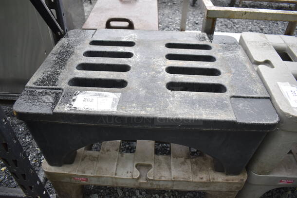 2 Poly Dunnage Racks. 30x22x12. 2 Times Your Bid! - Image 3 of 3