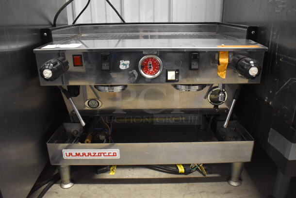 La Marzocco Stainless Steel Commercial Countertop 2 Group Espresso Machine w/ 2 Steam Wands. 208-220 Volts, 1 Phase. 27x22x21 - Image 4 of 8