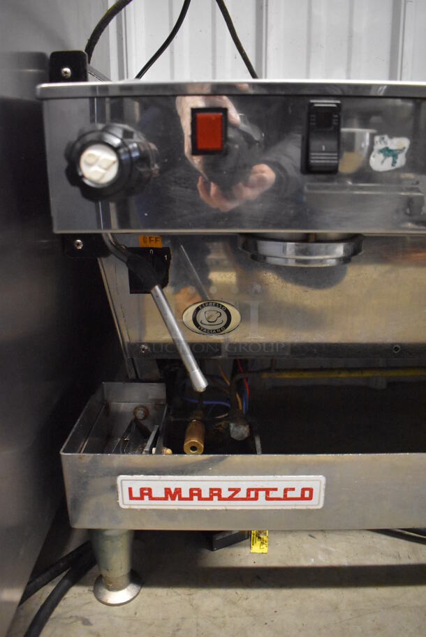 La Marzocco Stainless Steel Commercial Countertop 2 Group Espresso Machine w/ 2 Steam Wands. 208-220 Volts, 1 Phase. 27x22x21 - Image 5 of 8