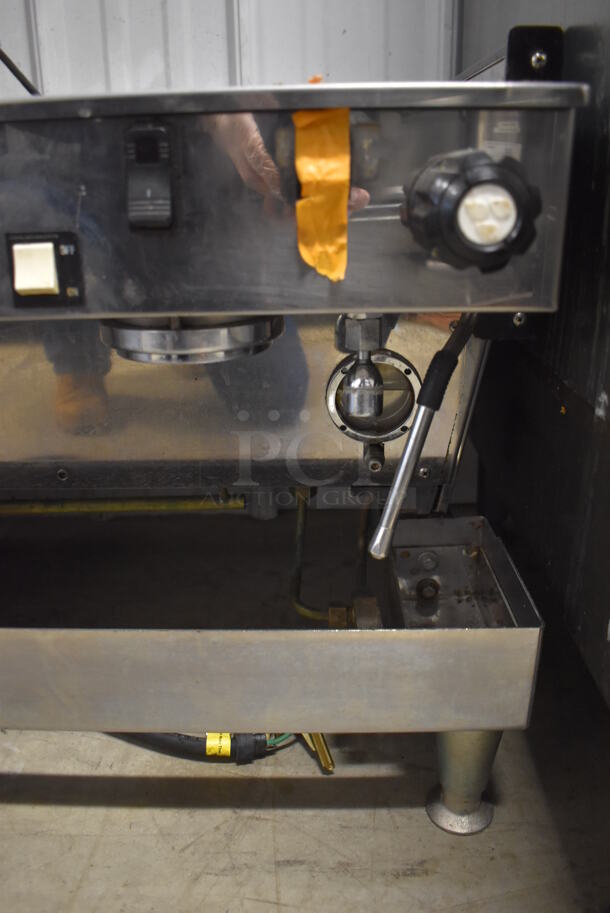 La Marzocco Stainless Steel Commercial Countertop 2 Group Espresso Machine w/ 2 Steam Wands. 208-220 Volts, 1 Phase. 27x22x21 - Image 6 of 8