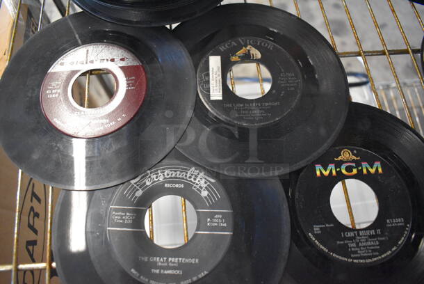 ALL ONE MONEY! Lot of 95 Records Including Joan Baez, The Baysides, Buddy Knox, Wayne Newton, Star Wars Theme Cantina Band. 7x7 - Image 5 of 6
