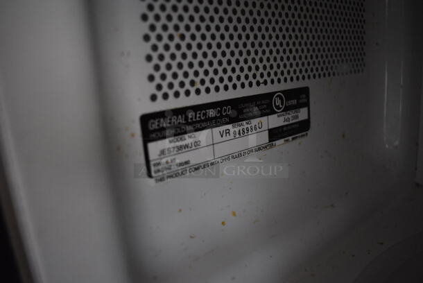 ALL ONE MONEY! Tier Lot of Various Items Including General Electric JES738WJ 02 Microwave Oven, Hamilton Beach Food Processor and 3 Black & Decker 4 Slot Toasters - Image 4 of 7