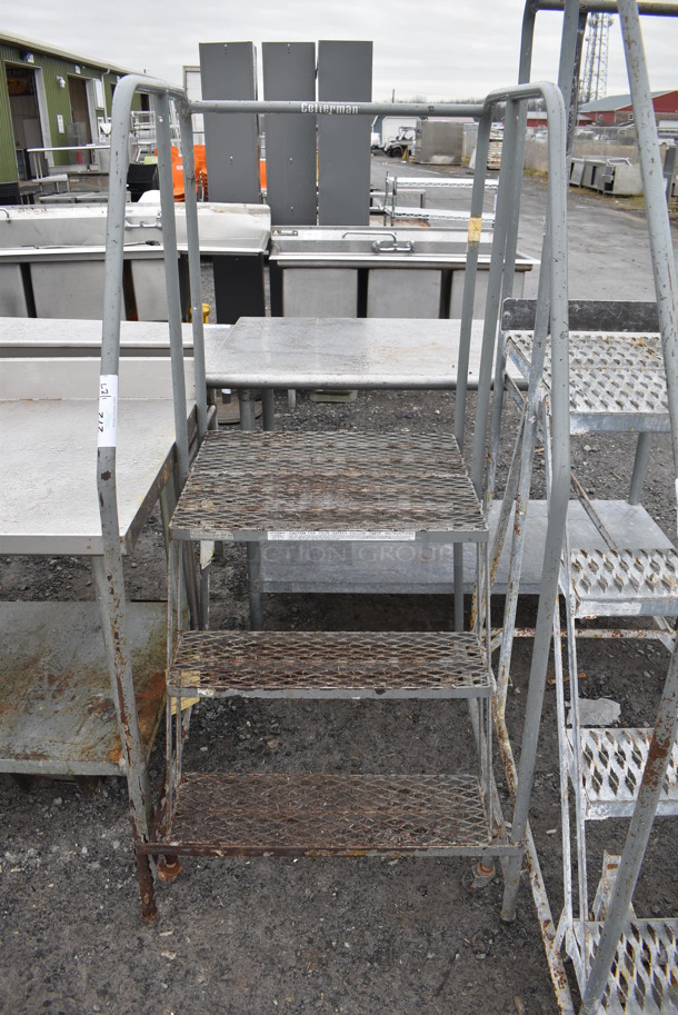 Metal Portable Stairs. 27x32x60