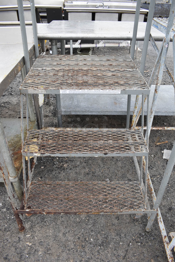 Metal Portable Stairs. 27x32x60 - Image 3 of 4