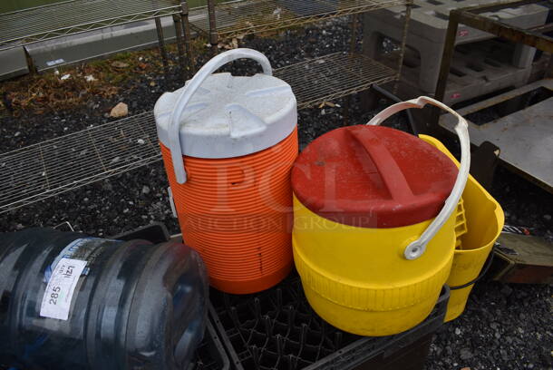 ALL ONE MONEY! Lot of Various Items Including Coolers and Dish Caddies - Image 5 of 5