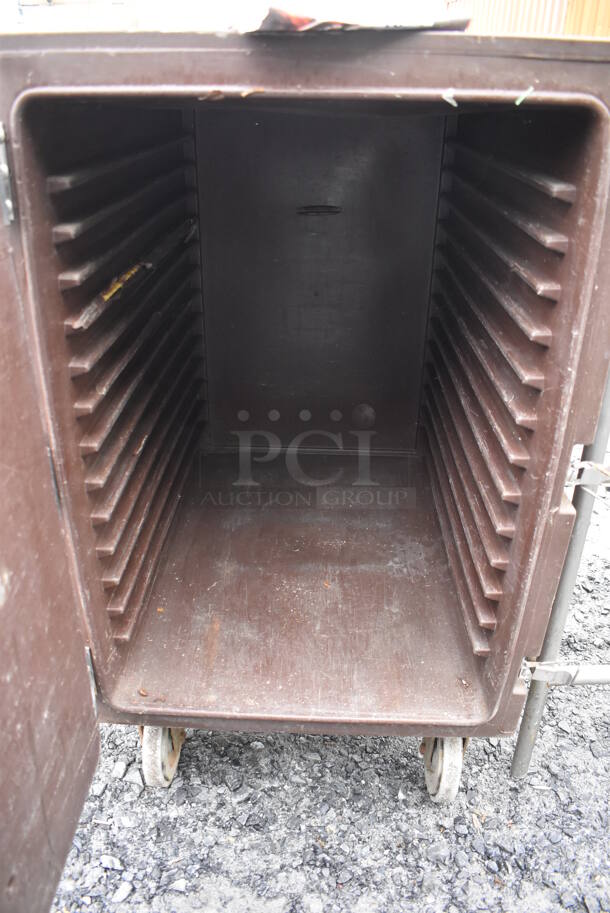 Cambro Brown Poly Food Carrying Case on Commercial Casters. 22x32x38 - Image 4 of 7