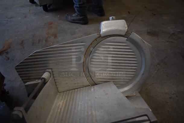Globe Metal Commercial Countertop Meat Slicer w/ Blade Sharpener. 25x22x20. Tested and Powers On; Blade Spins But Carriage Will Not Move - Image 3 of 5