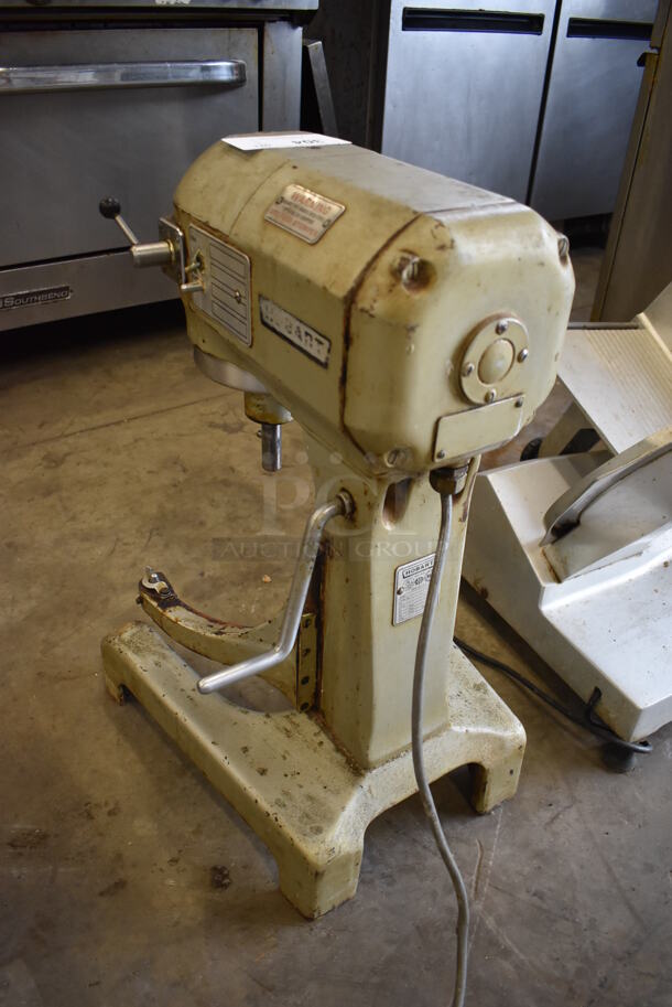Hobart A-120 Metal Commercial Countertop 20 Quart Planetary Dough Mixer. 115 Volts, 1 Phase. 17x19x28. Tested and Working! - Image 4 of 6