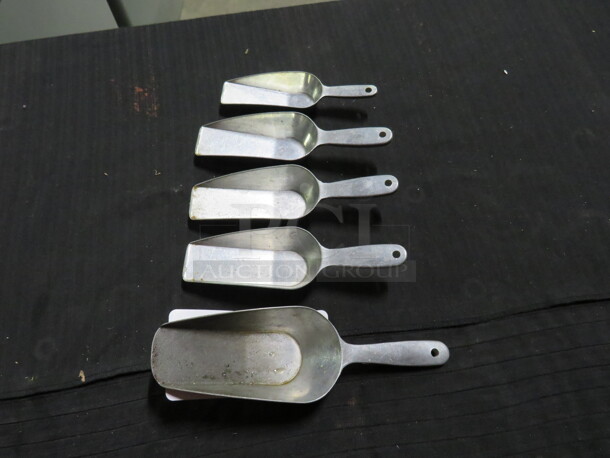 Assorted Aluminum Scoop. 5XBID