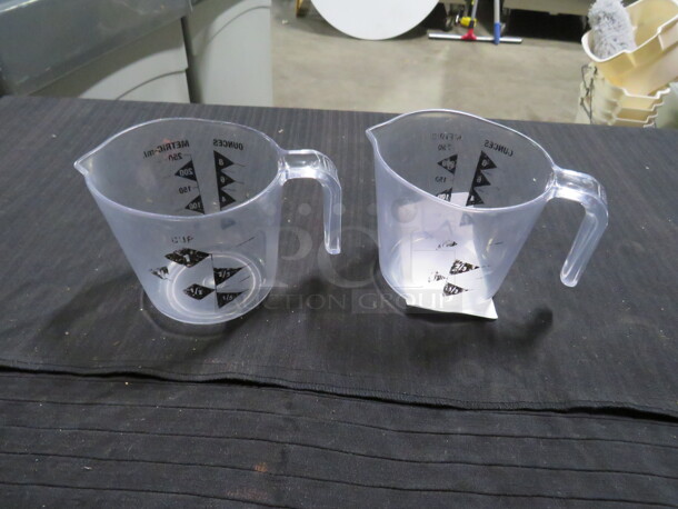 Measuring Cup. 2XBID