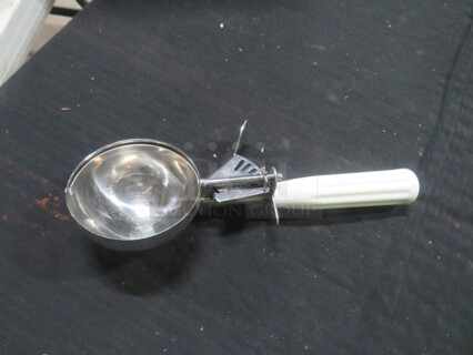 White Handle Disher. 3XBID